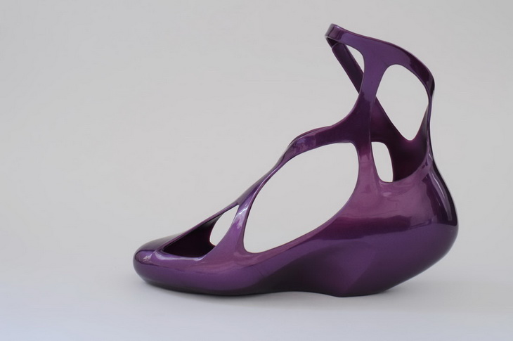 Would you believe it, this is a shoe...<br /><br />Desgined by Zaha Hadid the famous architect.