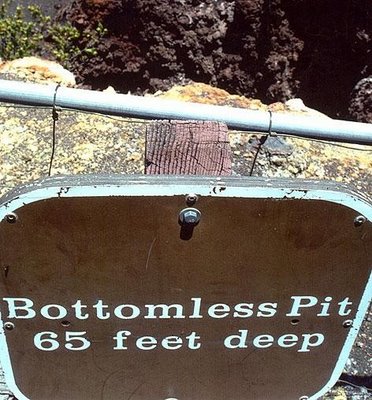 bottomless-pit-65-feet-deep-funny-sign.jpg