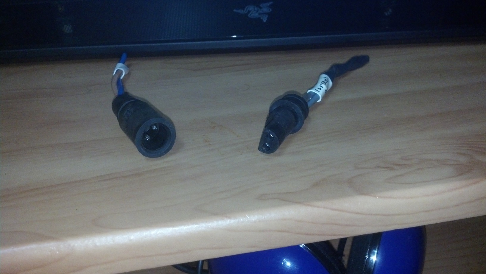 Male/Female connectors for pods lights/thrusters.