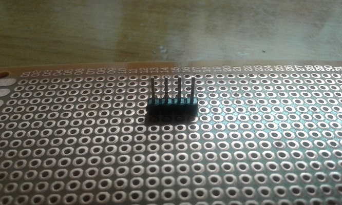 los pines encarados en la placa pcb<br /><br />the pins faced on the pcb board